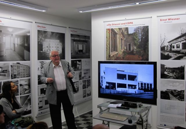 Součástí vernisáže v Tel Avivu byla přednáška prof. Šlapety | Autor: Archiv VUT