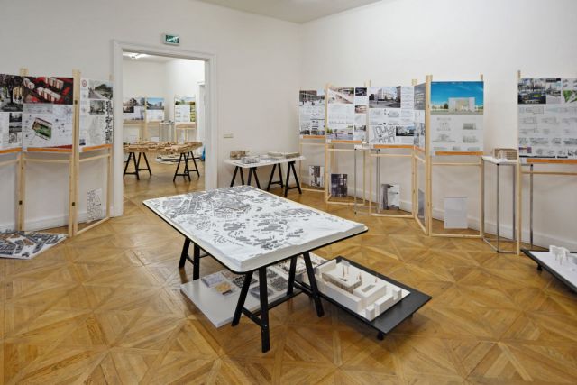 Instalace modelů na výstavě v Pražákové paláci | Autor: archiv Completed! Předáno!