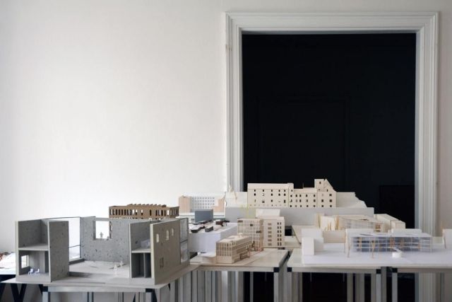 Instalace modelů na výstavě v Pražákové paláci | Autor: archiv Completed! Předáno!