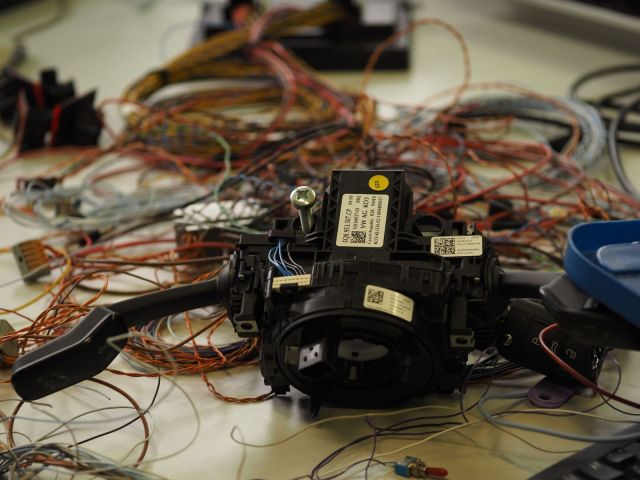 Schopnost orientovat se v mnoha oborech je jednou z předností mechatroniky | Autor: zep