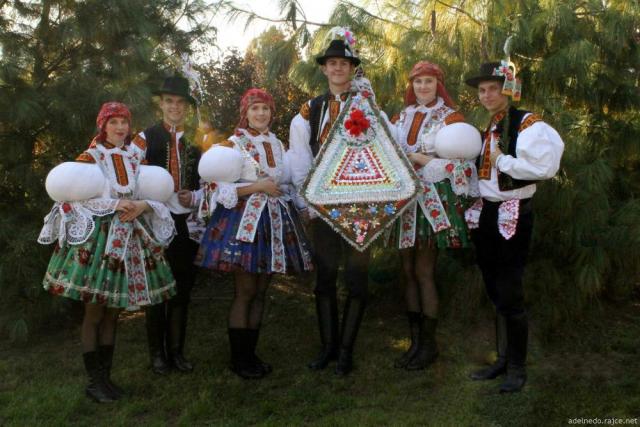 Stárci a podstárci na polešovických hodech | Autor: Adéla Nedorostková