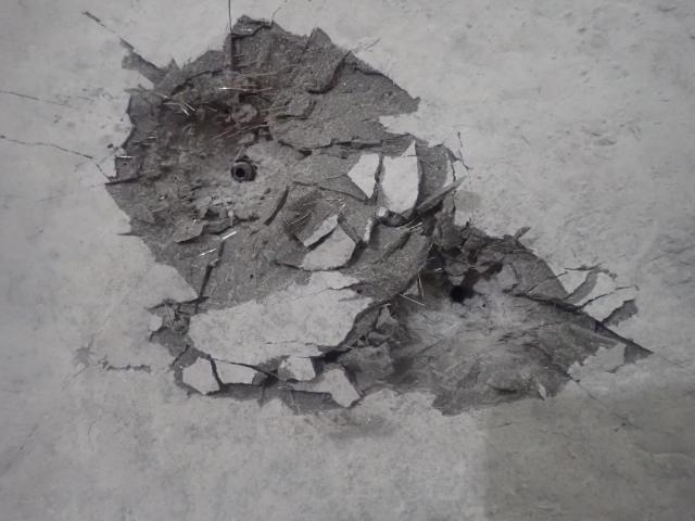 Balistický ochranný panel po testování s viditelně zachycenými projektily | Author: FCH VUT, Bogges