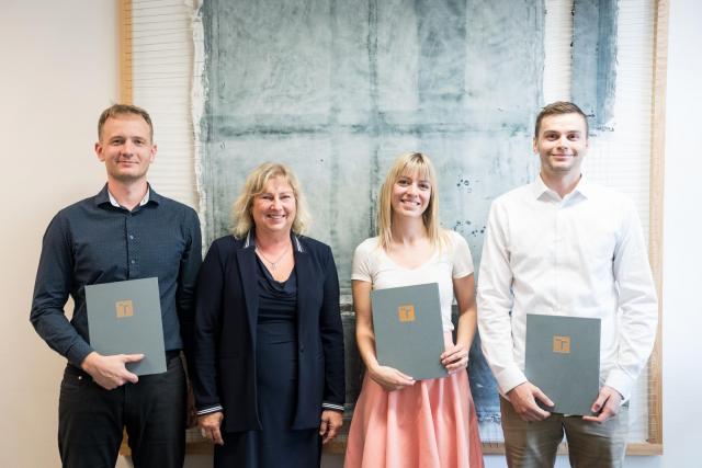 Representatives of the team behind the Healthy PA app have been nominated for the final round of the CESAER competition, pictured with the Vice-Rector of BUT I. Šimberová | Autor: Jan Prokopius