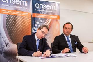 Rector of BUT and Vice President onsemi Aleš Cáb at the signing of the Memorandum | Author: onsemi