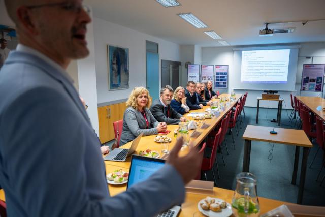 International Scientific Advisory Board also visited the faculties and institutes of the BUT | Autor: Václav Koníček