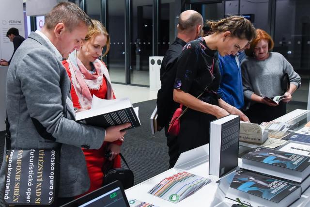 Křest Shigleyho konstruování strojních součástí na Hvězdárně a planetáriu Brno | Autor: Michaela Dvořáková
