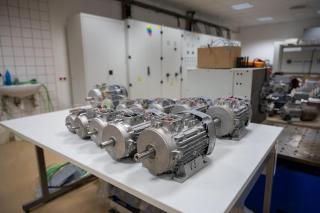 Unikátní jednofázové motory z FEKT VUT s permanentními magnety | Autor: Václav Koníček