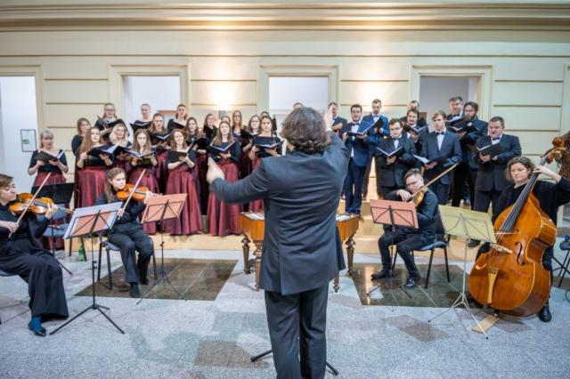 Vánoční koncert Vox Iuvenalis ve dvoraně rektorátu VUT | Autor: Václav Koníček