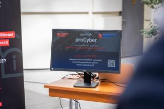 Master of Science in Cybersecurity (proCyber), nový program profesního vzdělávání zaměřený na kybernetickou bezpečnost. | Autor: Václav Koníček