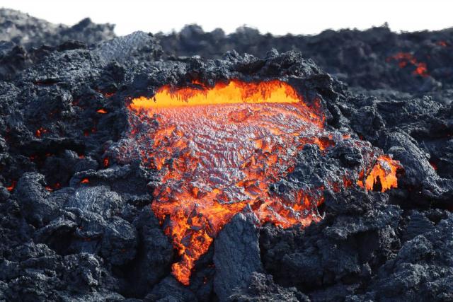 Solidifying basalt lava. | Autor: Archive of Lukáš Krmíček