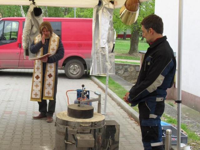 Odlévání nového zvonu | Autor: archiv ÚST