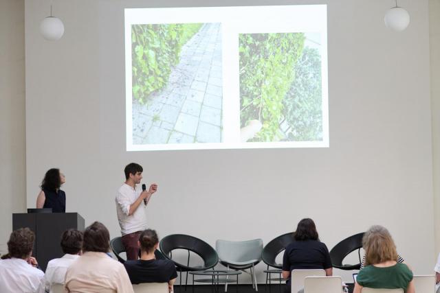 Prezentace Adély Šoborové a Martina Žáka, studujících DSP FA a FaVU VUT. | Autor: Polina Davydenko.