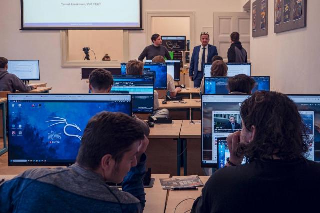 Workshop kybernetické bezpečnosti na SPOŠ. | Autor: Archiv SPOŠ