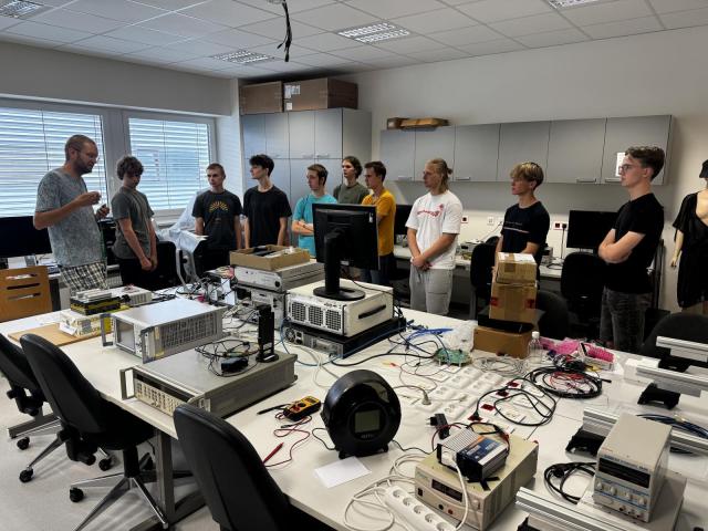 Workshop radioelektroniky 2025: Mise s dopadem. | Autor: Šimon Sloboda
