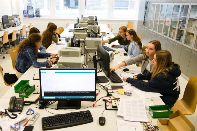 Letní škola biomedicíny na FEKT. | Autor: Oto Janoušek