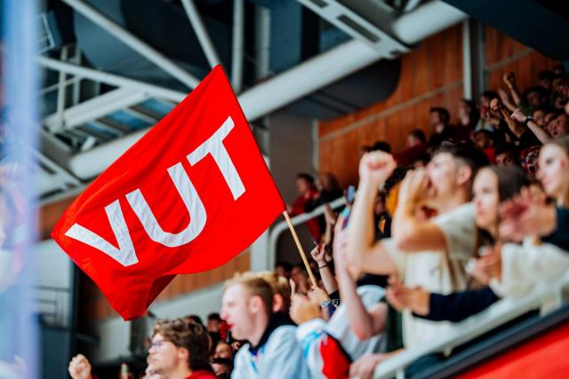 BUT fans showed great spirit and cheered their hearts out. However, the winner of the stands duel was MUNI — congratulations! | Author: University Ice Hockey Match