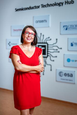 Jana Drbohlavová, zástupkyně ředitele Českého polovodičového centra (CSC). | Autor: Jakub Rozboud