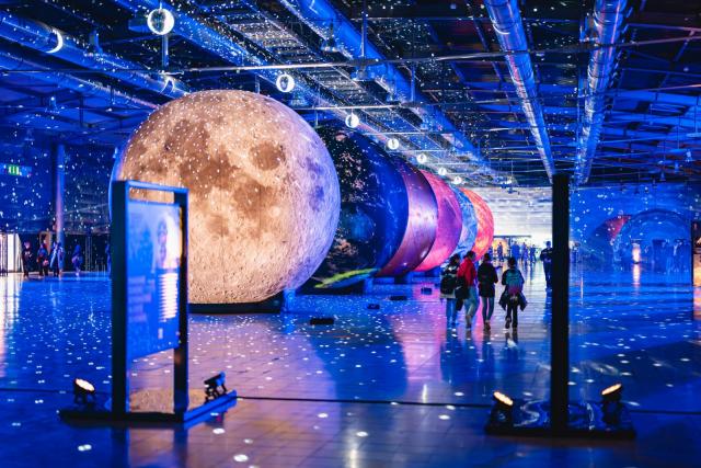 The popular planets created by BUT alumni from Visualove added the perfect cosmic atmosphere. | Author: Jakub Rozboud