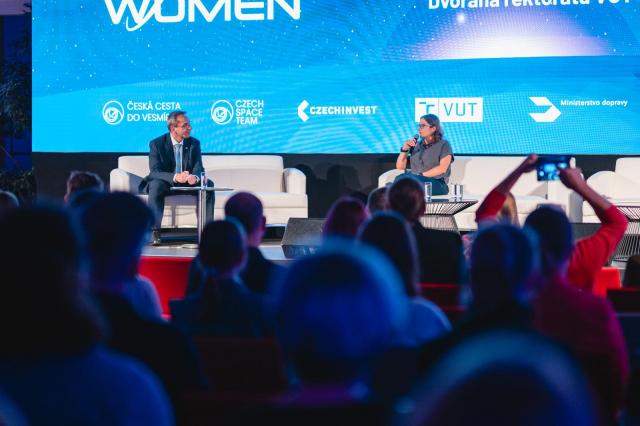 The discussion included Natálie Gogolová, who works as a systems engineer at Spacemanic and contributed to the Veronika, GRBBeta, CroCube, and LasarSat satellites. | Author: Jakub Rozboud