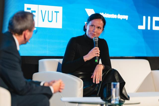 The discussion included Julie Vašků Dobrovolná, who is the university coordinator for space research at Masaryk University. | Author: Jakub Rozboud