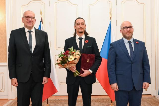 ChatGPT řekl:  Jan Klíma from the FME BUT, with the MŠMT Award. | Author: MŠMT