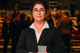 Veronika Kamenská s Cenou Jana Opletala. | Autor: Cena Jana Opletala 2025