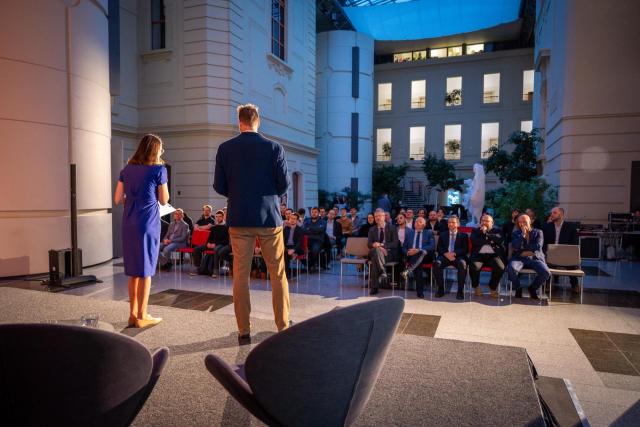 Jakub Ulč z Fakulty podnikatelské VUT a Veronika Chválková z JIC akci společně moderovali. | Autor: Václav Koníček