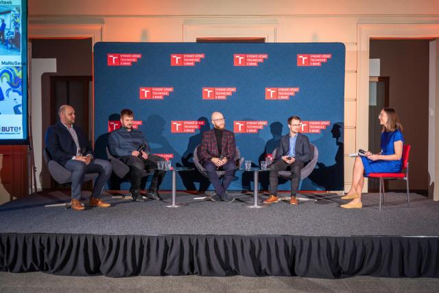 Diskuzní panel finalistů 4. ročníku Ceny podnikavosti studenta VUT. | Autor: Václav Koníček