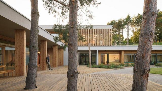 Česká cena za architekturu je hlavním tuzemským oceněním v oboru a od roku 2016 ji uděluje Česká komora architektů.  | Author: Alex Shoots Buildings