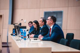 Setkání akademické obce s kandidáty na děkana FEKT. | Autor: Jakub Rozboud