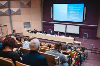 Setkání akademické obce s kandidáty na děkana FEKT. | Autor: Jakub Rozboud