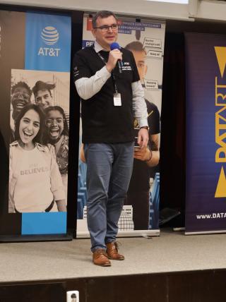 Proděken Jaroslav Koton na AT&T Hackathon Junior. | Autor: AT&T Hackathon Junior